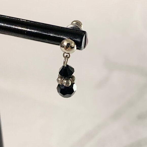 Chic Elegant Black Beaded Dangle Earrings with Silver Accents - Picture 2 of 5